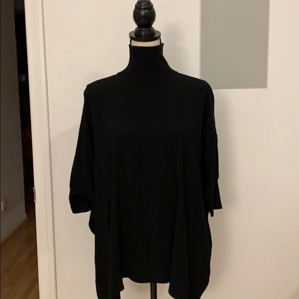 Vince shark bite crepe top